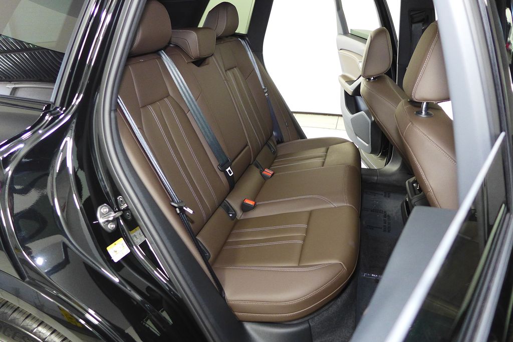 Thumbnail: 2025 Audi Q6 e-tron - 20