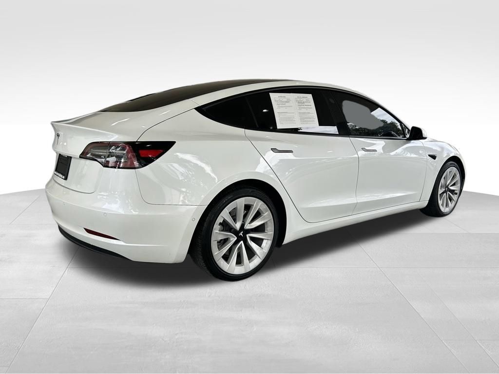 2021 Tesla Model 3 Standard Range Plus's photo