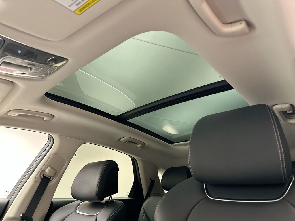 Thumbnail: 2023 Genesis GV70 - 11