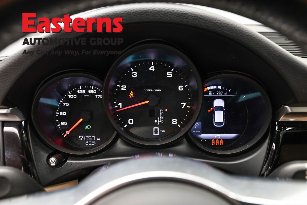 2021 Porsche Macan Base - Photo 18