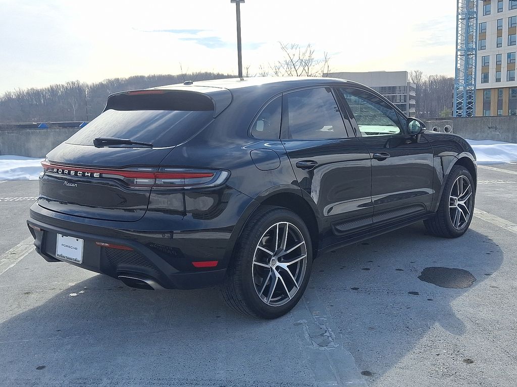 Thumbnail: 2023 Porsche Macan - 8