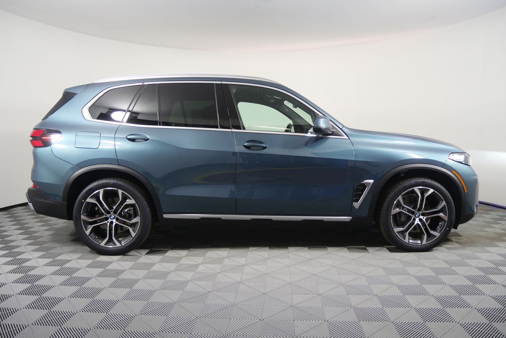 Thumbnail: 2026 BMW X5 - 2