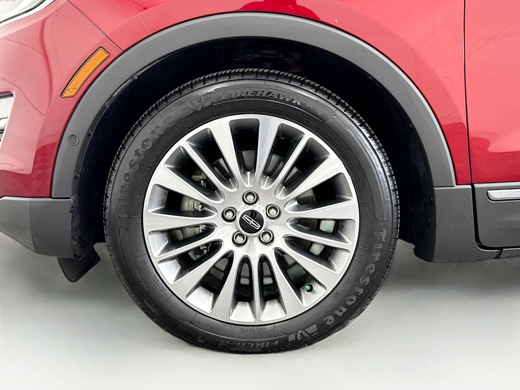 Thumbnail: 2017 Lincoln MKC - 29