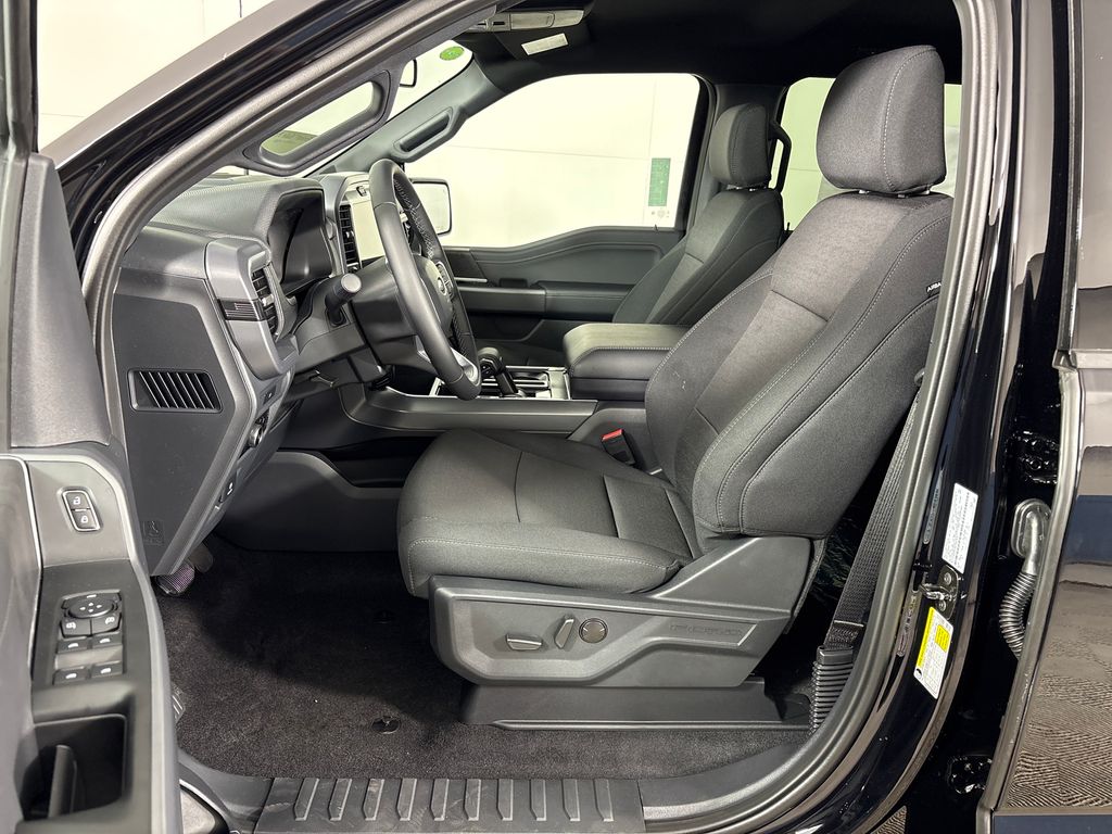 New 2026 Black Ford XLT image 31