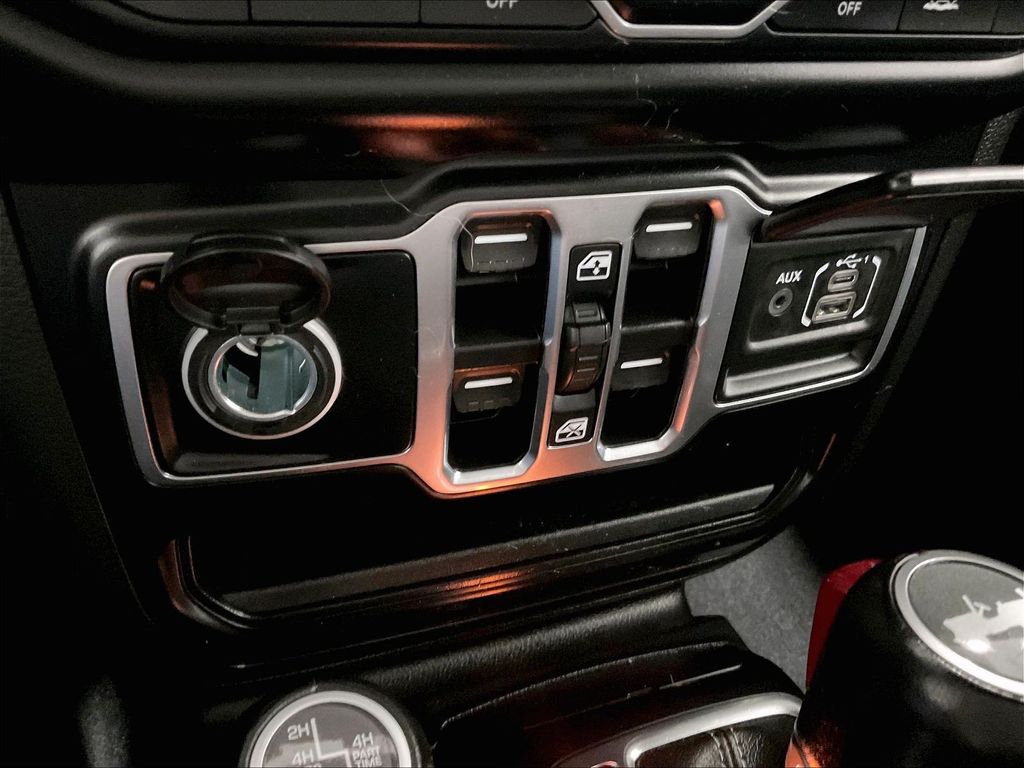 2023 Jeep Wrangler — photo 26