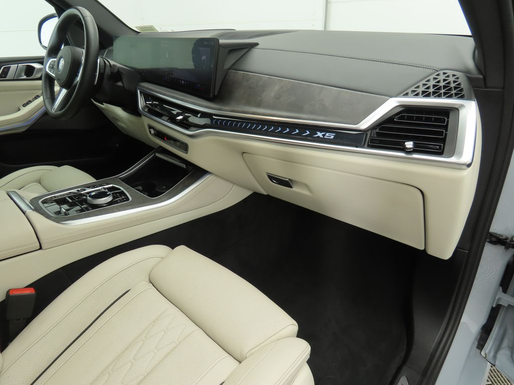 Thumbnail: 2024 BMW X5 - 18