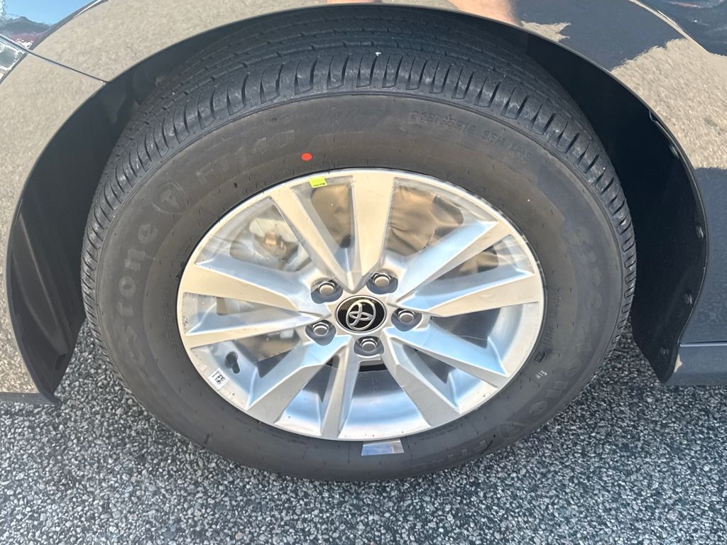 2026 Toyota Camry LE photo 14