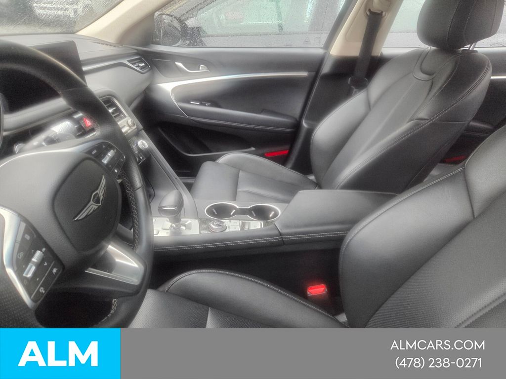 Used 2025 Black Genesis 2.5T image 3