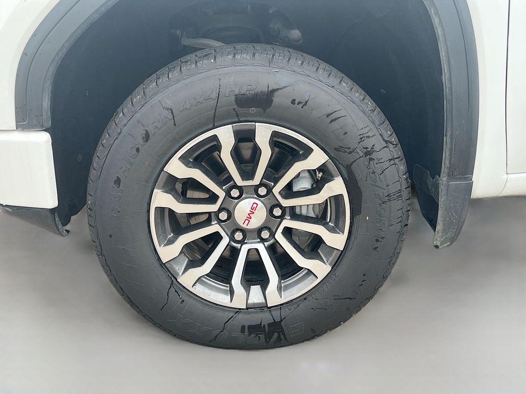 Used 2021 White GMC AT4 image 28
