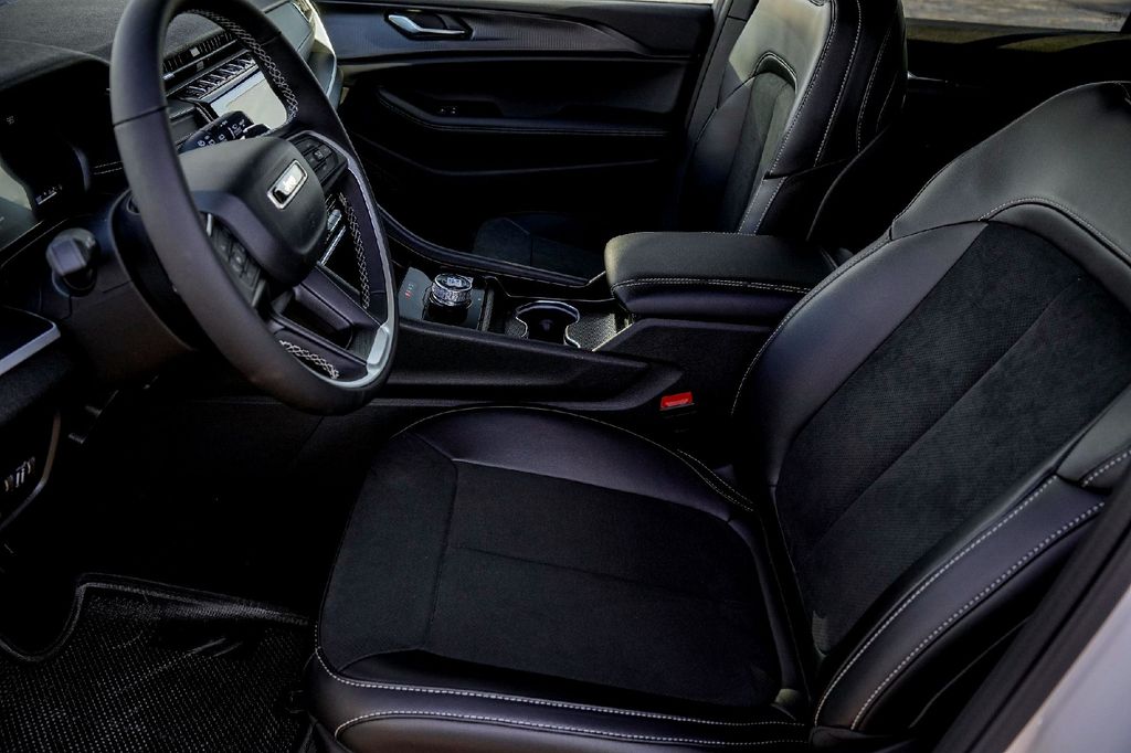 New Car 2025 Jeep Grand Cherokee L  Altitude X For Sale Under $50,000 In Taylor, Texas