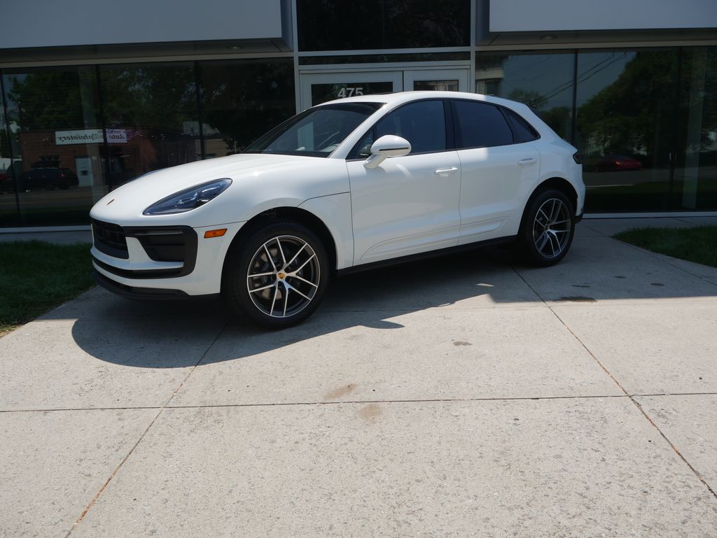 Thumbnail: 2026 Porsche Macan - 1