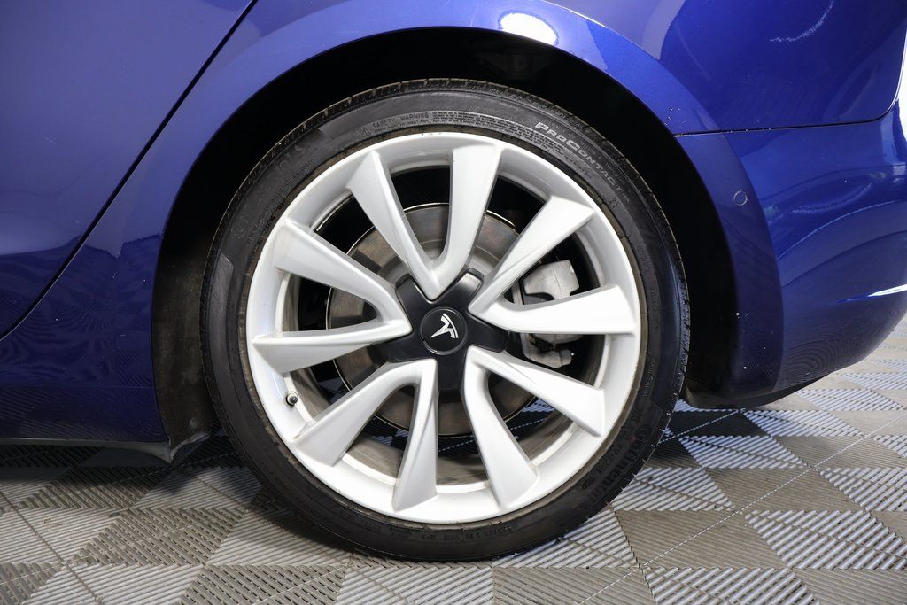 Thumbnail: 2020 Tesla Model 3 - 16