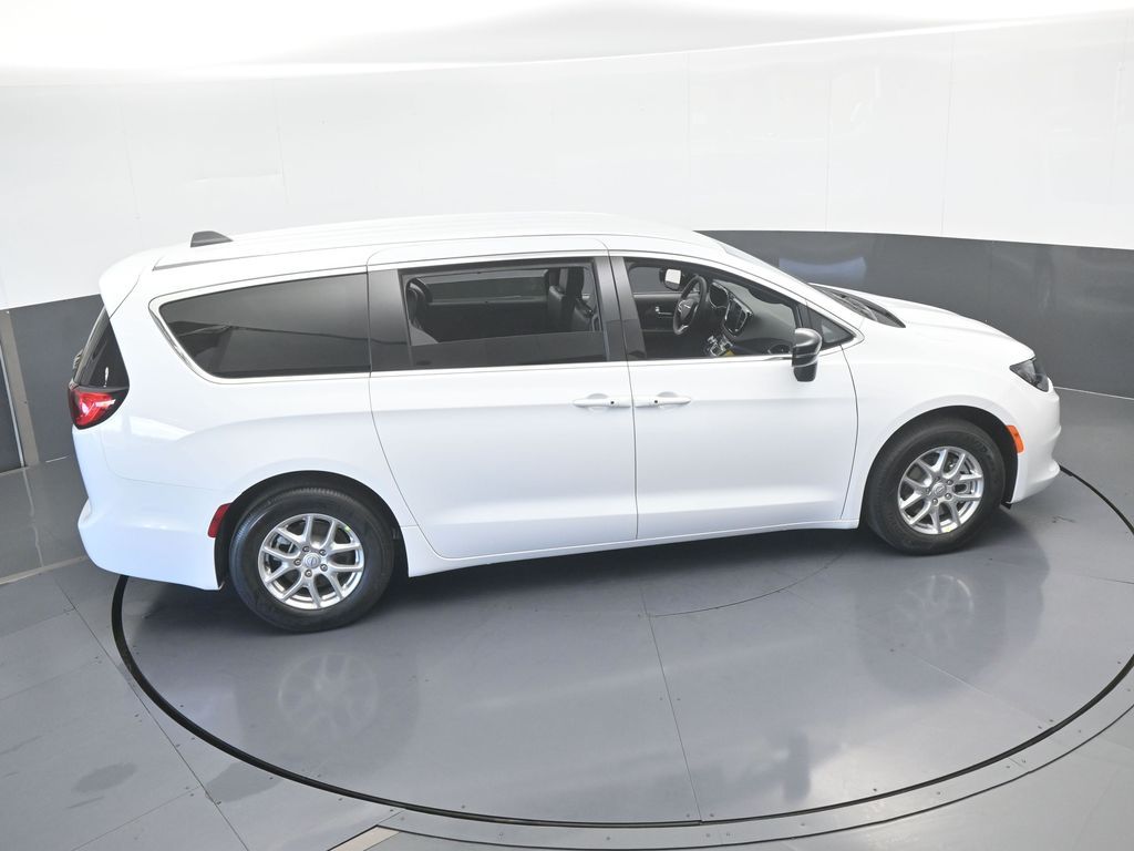 New 2026 Bright White Clearcoat Chrysler LX image 48