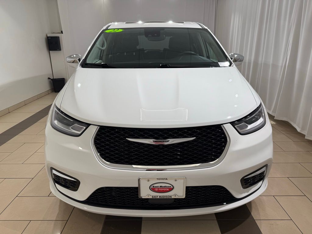 2022 Chrysler Pacifica Hybrid Limited 8