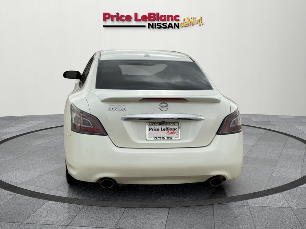2013 Nissan Maxima 3.5 SV White at Ultimate Motorsports