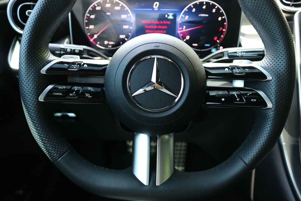 Used 2025  Mercedes-Benz GLC 300 image 20