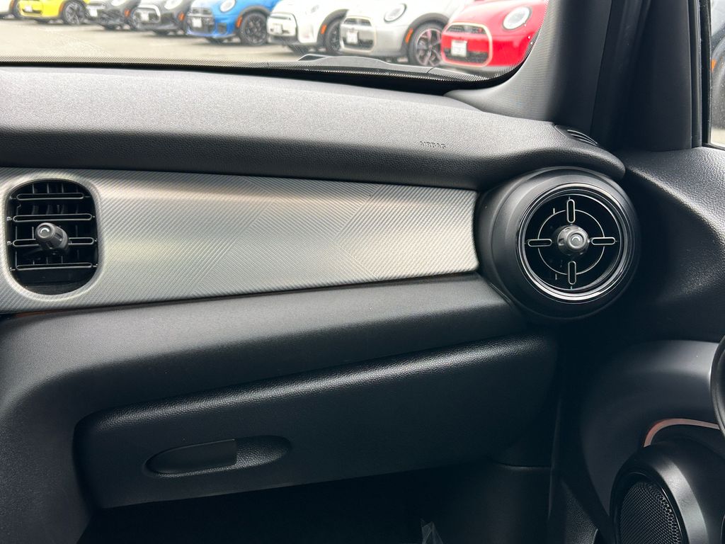 Thumbnail: 2023 MINI Cooper - 25