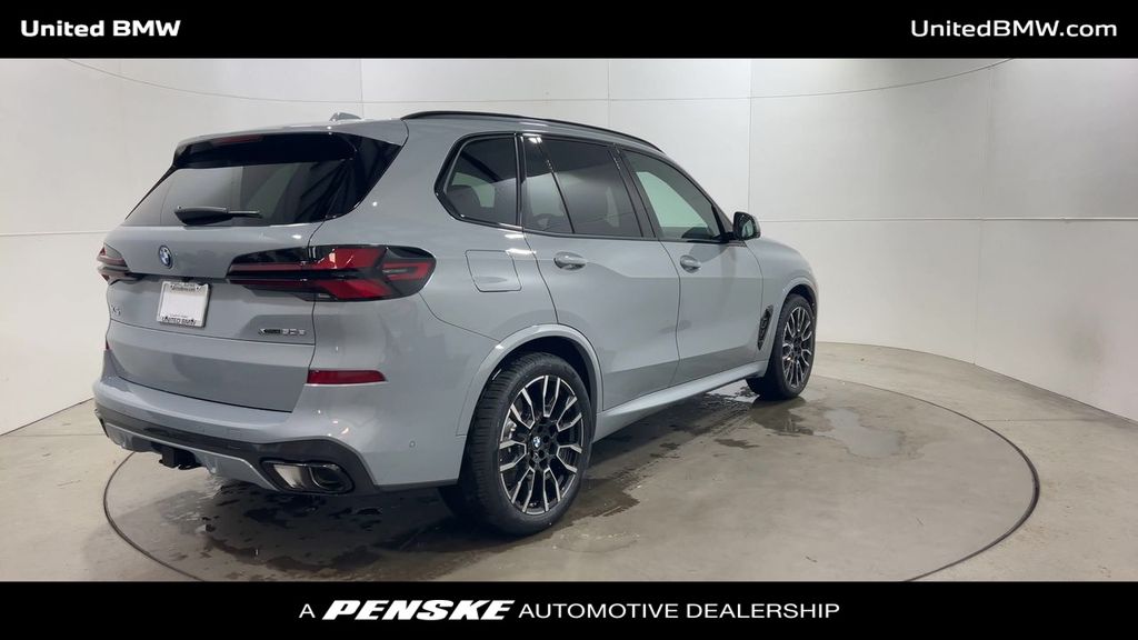 2025 BMW X5 xDrive50e 8