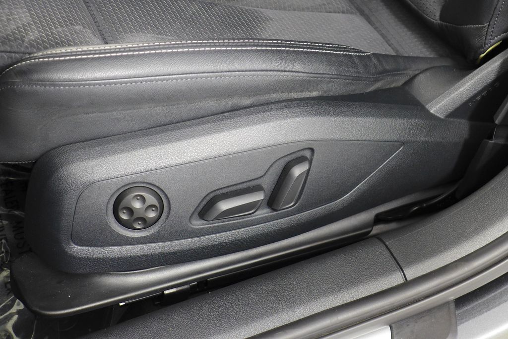 Thumbnail: 2023 Audi A4 - 23