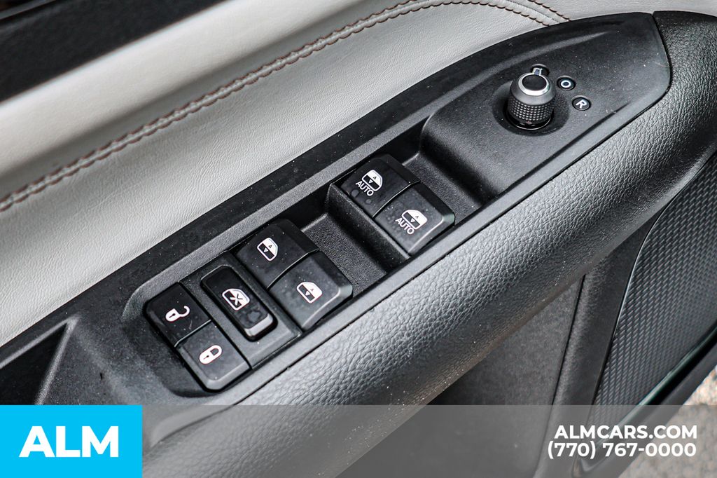 Used 2025 Silver Jeep Limited/MT Certified image 47