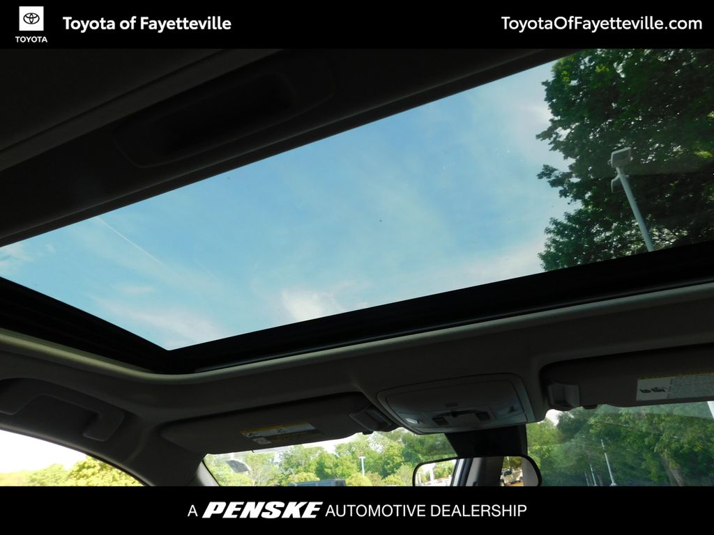 2018 Toyota RAV4 XLE 6
