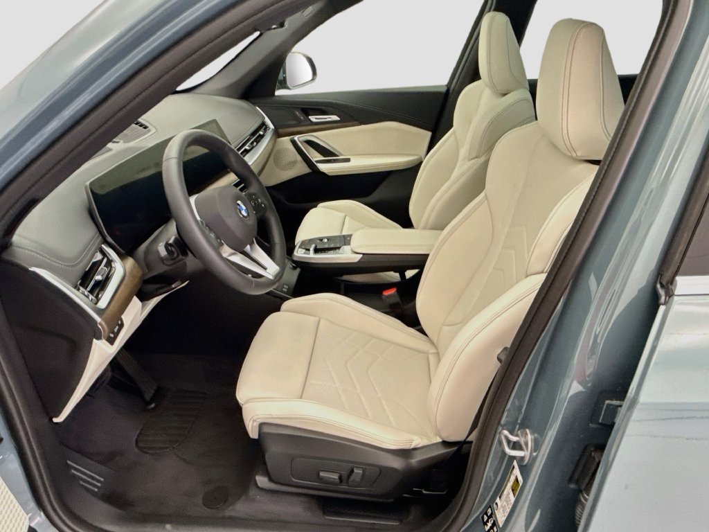 Thumbnail: 2027 BMW X1 - 18