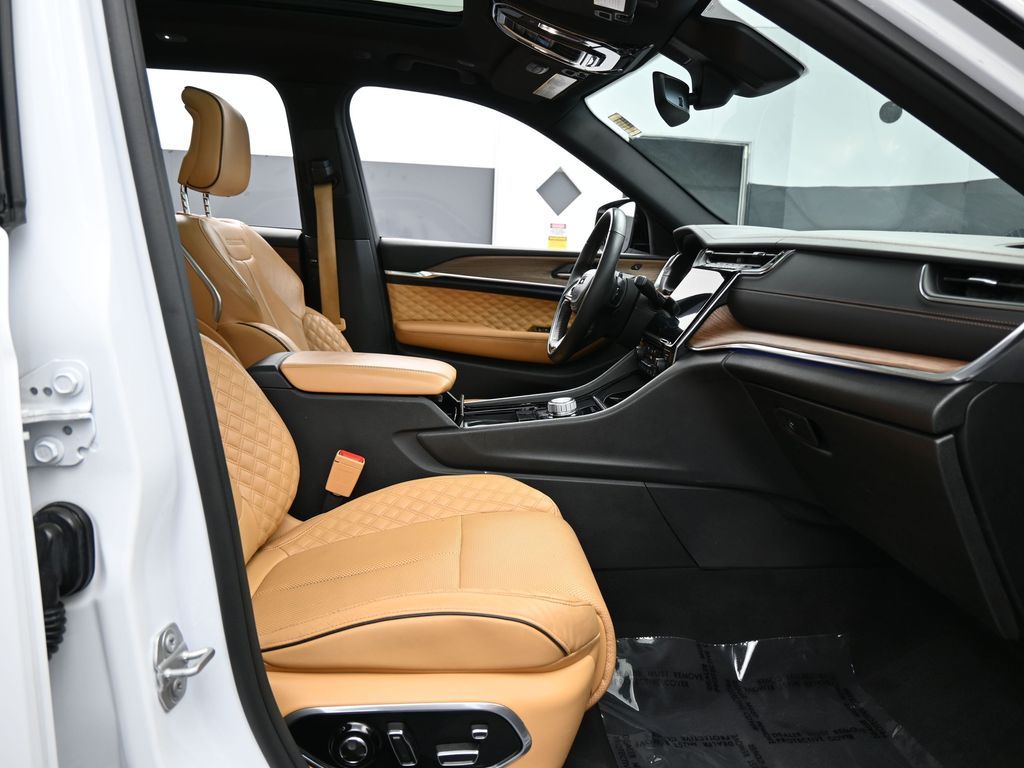 Used 2022 Bright White Clearcoat Jeep Summit image 54