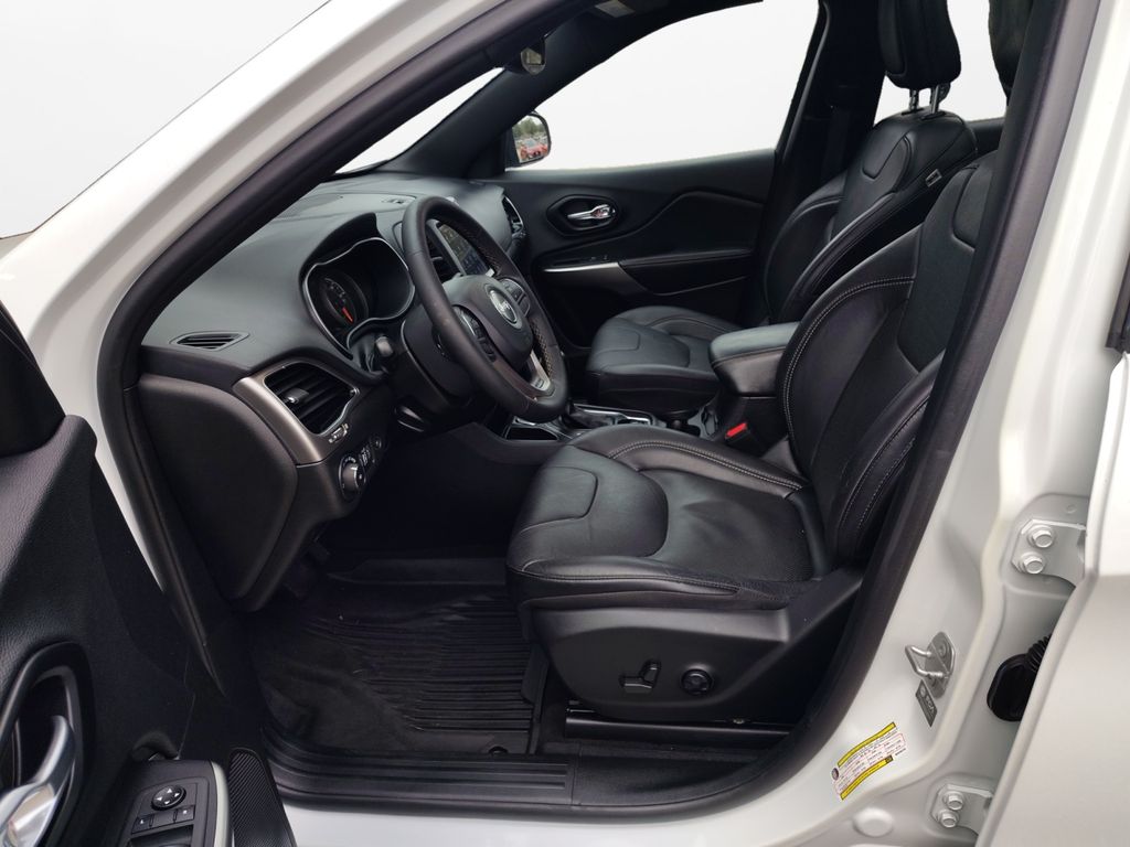 Used Car 2021 Jeep Cherokee  Latitude Lux For Sale Under $15,000 In Austin, Texas