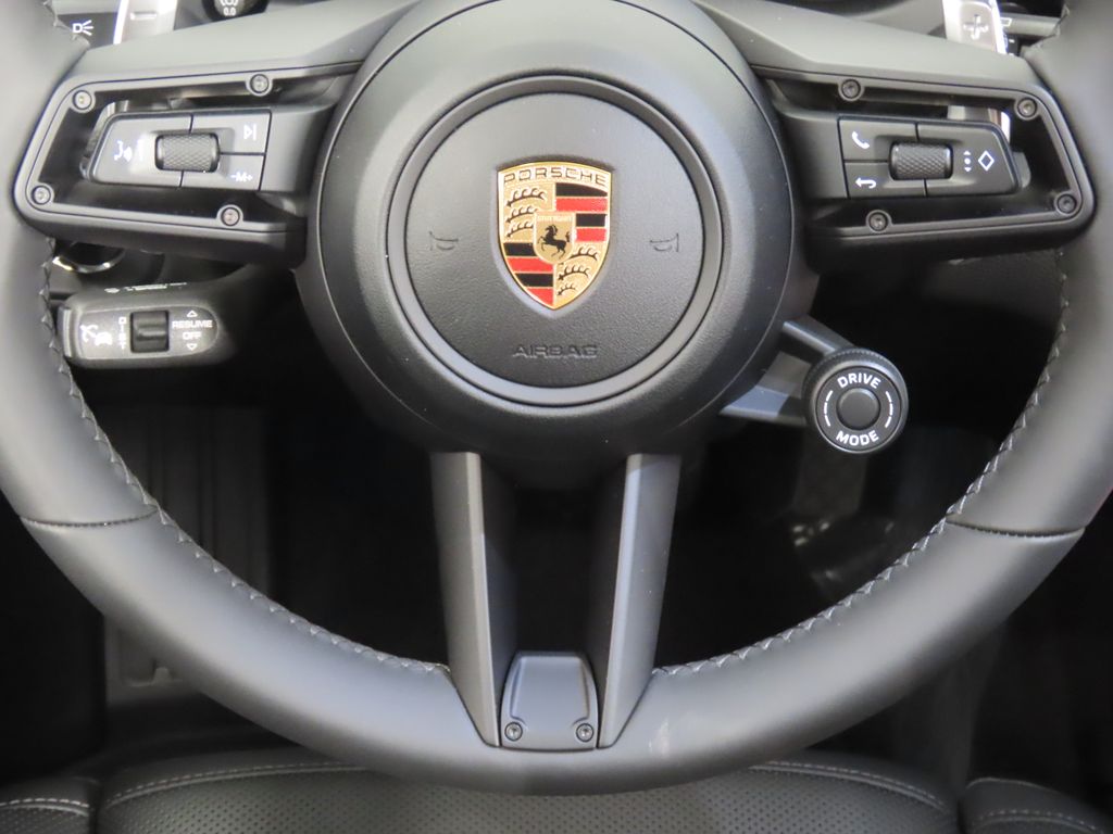 Thumbnail: 2026 Porsche Macan - 19