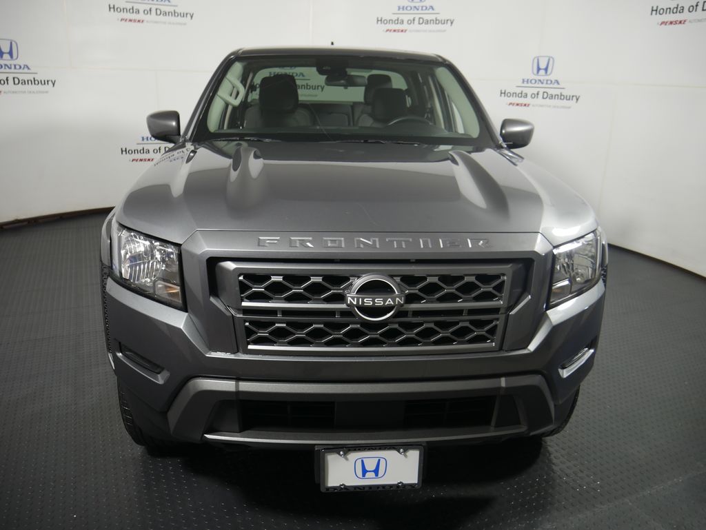 2022 Nissan Frontier SV 2