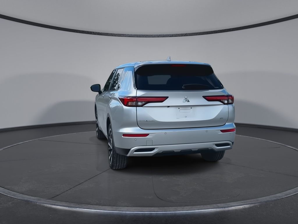 Thumbnail: 2024 Mitsubishi Outlander - 7