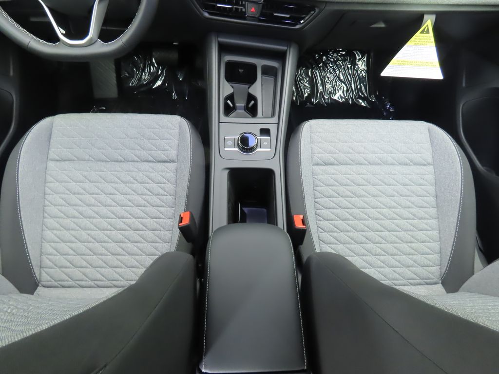 Thumbnail: 2025 Volkswagen Tiguan - 16