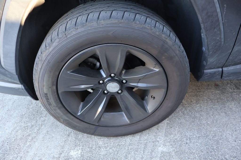 Thumbnail: 2021 Toyota RAV4 - 4