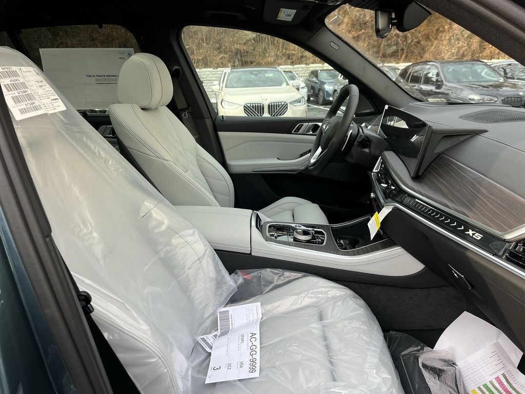 Thumbnail: 2026 BMW X5 - 25