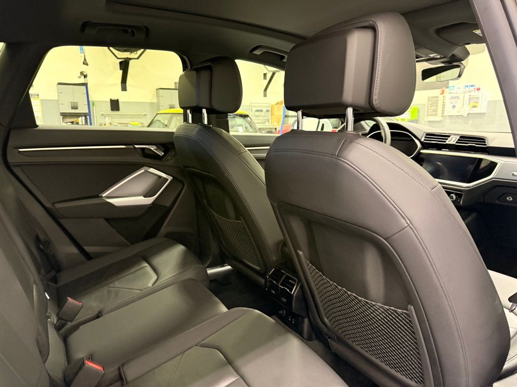 Thumbnail: 2022 Audi Q3 - 26