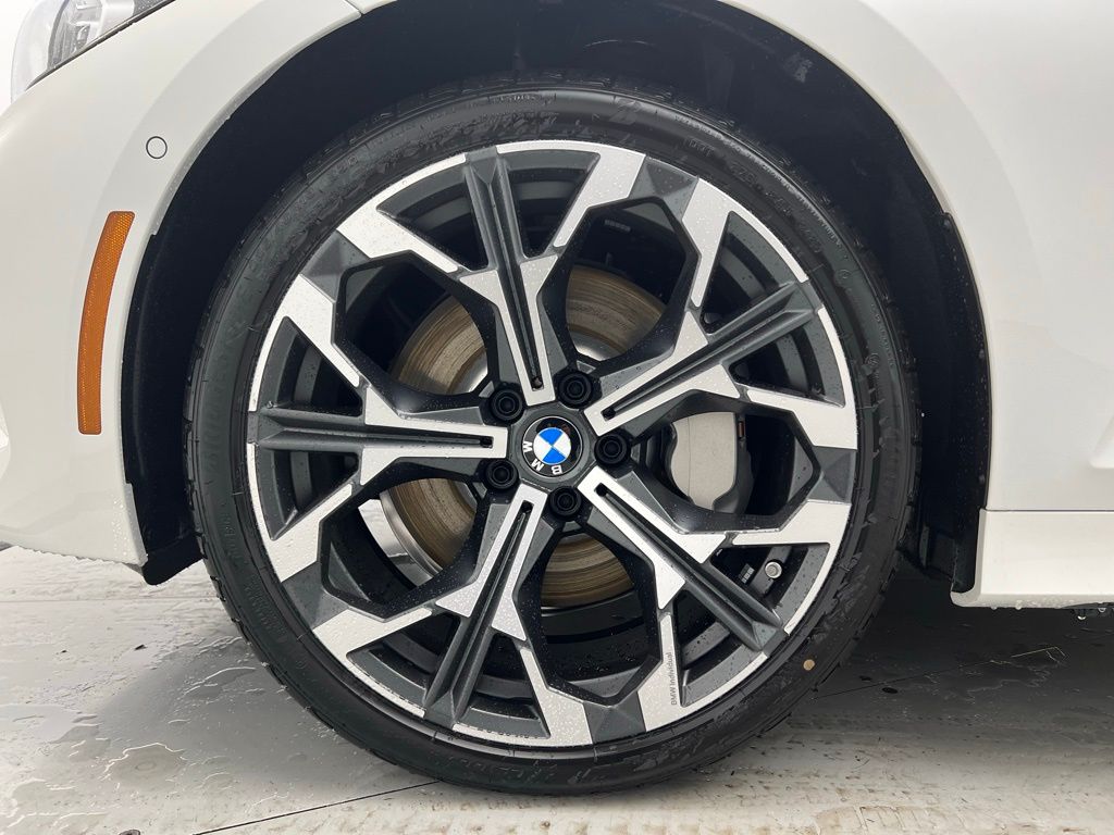 Thumbnail: 2026 BMW 3 Series - 23