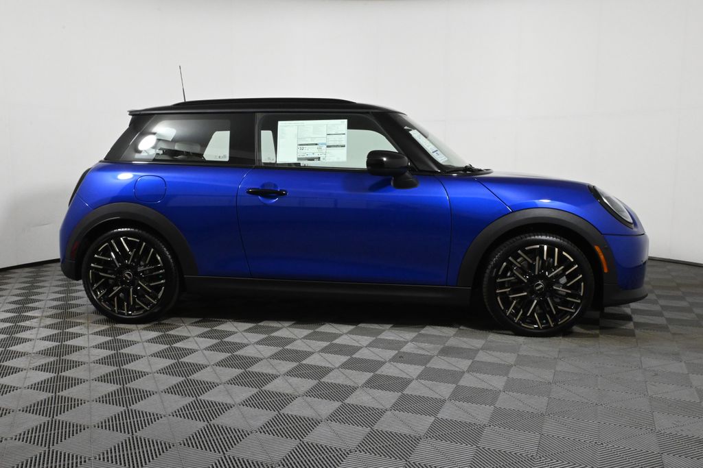 2025 MINI Cooper S 8