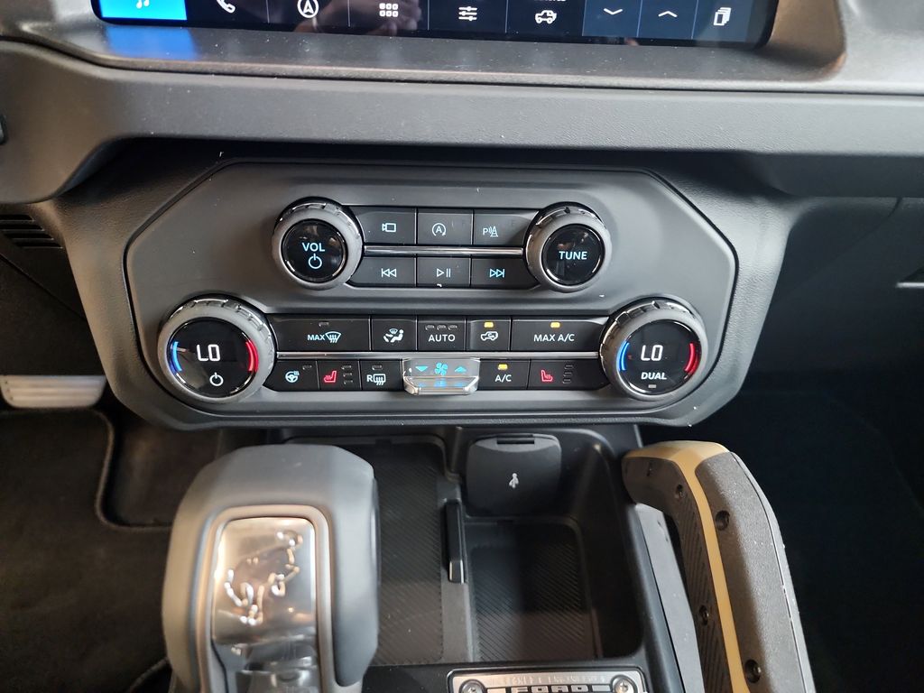 2025 Ford Bronco Badlands photo