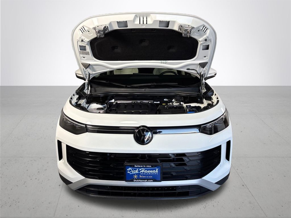 2025 Volkswagen Tiguan 2.0T SE