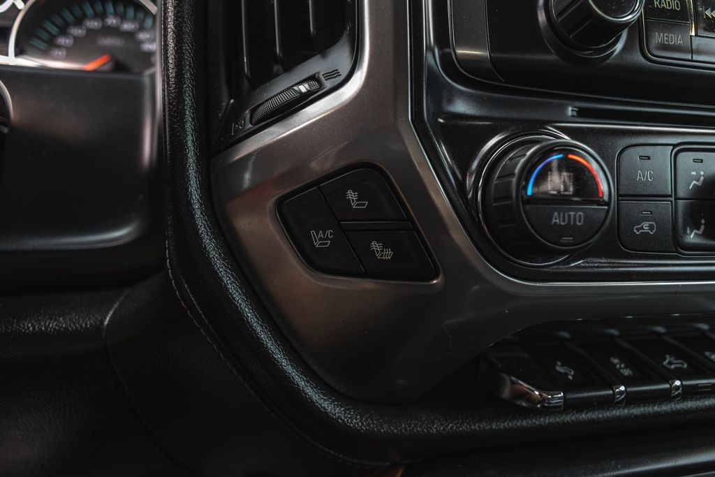 2015 Chevrolet Silverado 2500HD Built After Aug 14 LTZ thumbnail 20
