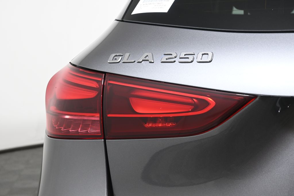 Thumbnail: 2026 Mercedes-Benz GLA - 12