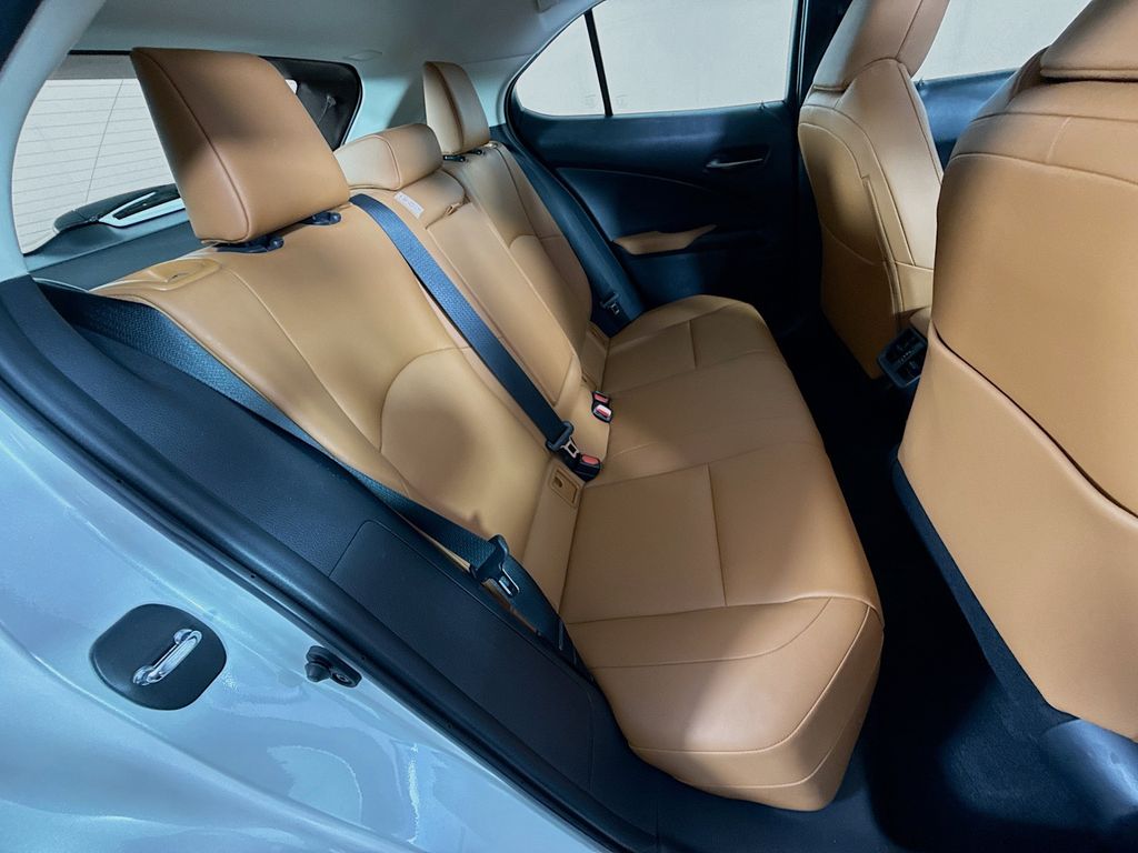 Thumbnail: 2020 Lexus UX - 26