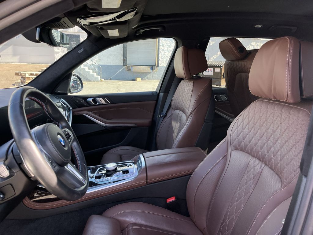 Thumbnail: 2024 BMW X7 - 11