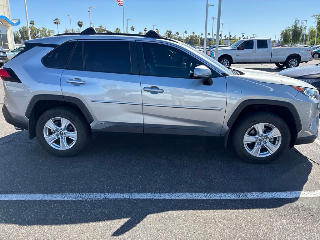 Thumbnail: 2020 Toyota RAV4 - 3