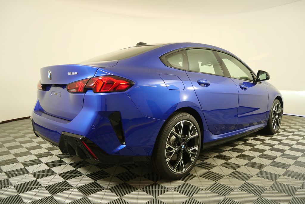 Thumbnail: 2026 BMW 2 Series - 3