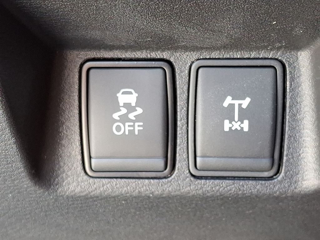 2026 Nissan Frontier — photo 18