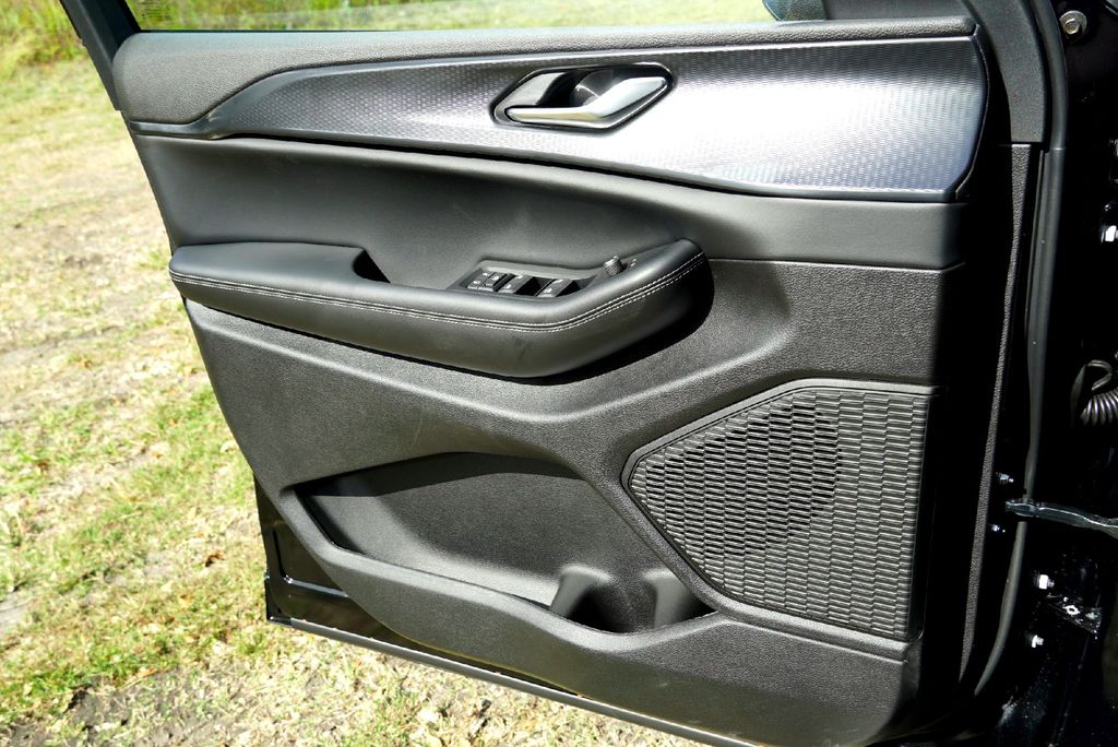 New Car 2025 Jeep Grand Cherokee  Laredo For Sale Under $50,000 In Taylor, Texas