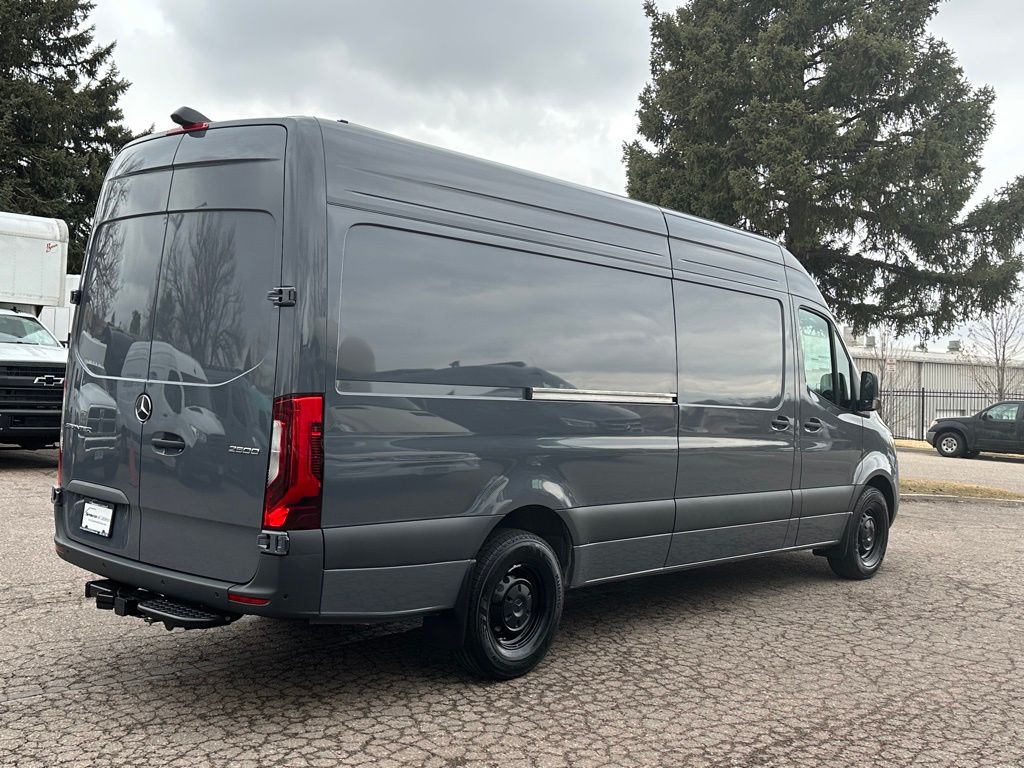 2024 Mercedes-Benz Sprinter 2500 Cargo 170 WB 5