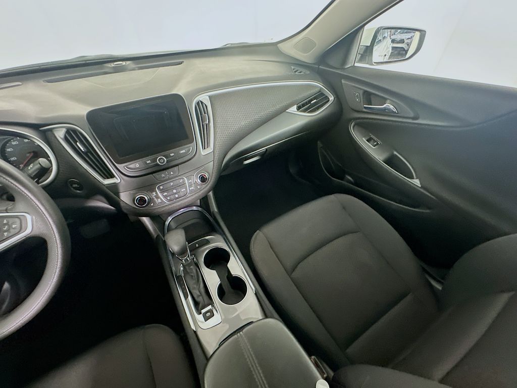 Used 2023 White Chevrolet LT image 11