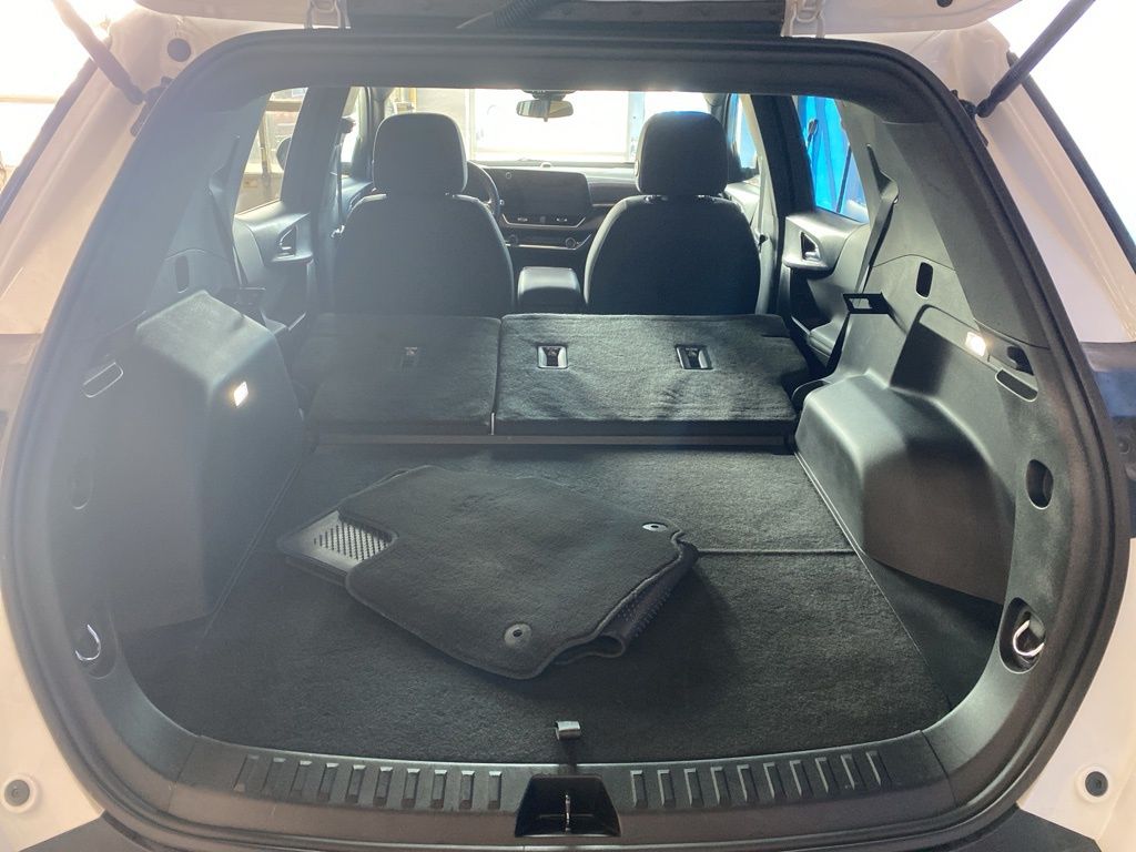 Used 2025 White Chevrolet LT image 20